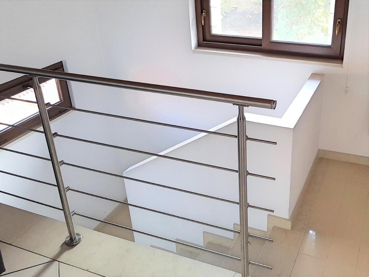 Appartamento con 2 Camere da Letto e Vista Giardino