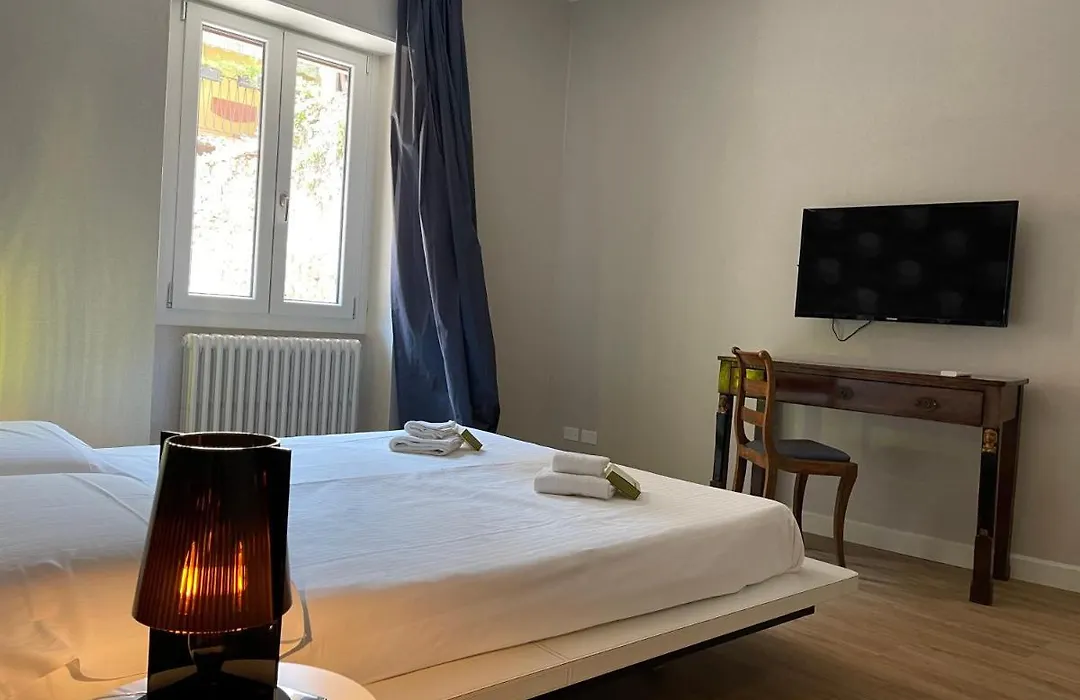 Ramiè Verona Centro Ponte Pietra-1