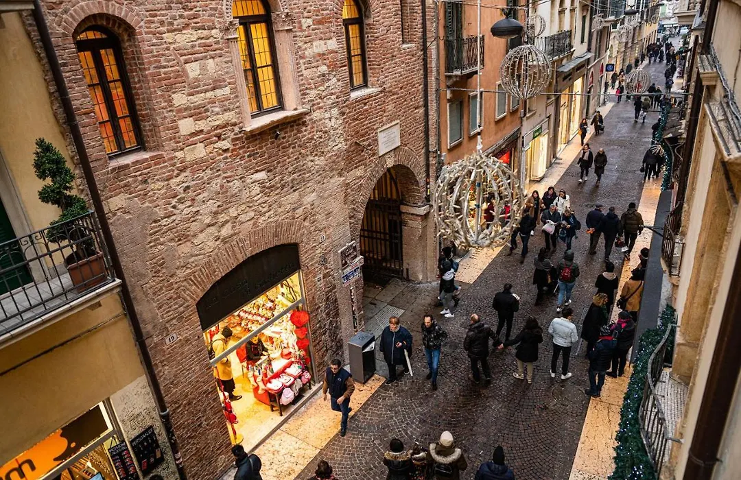 Incantevole residenza difronte a casa Giulietta - Domus Verona-1