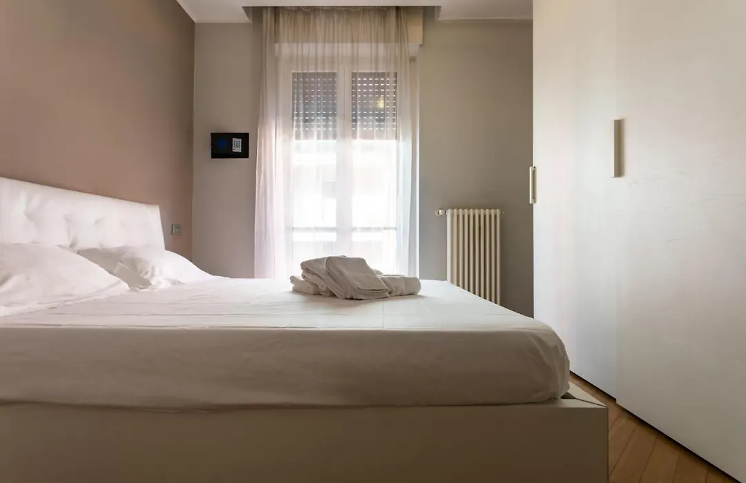 Porta Nuova Central Studio-1