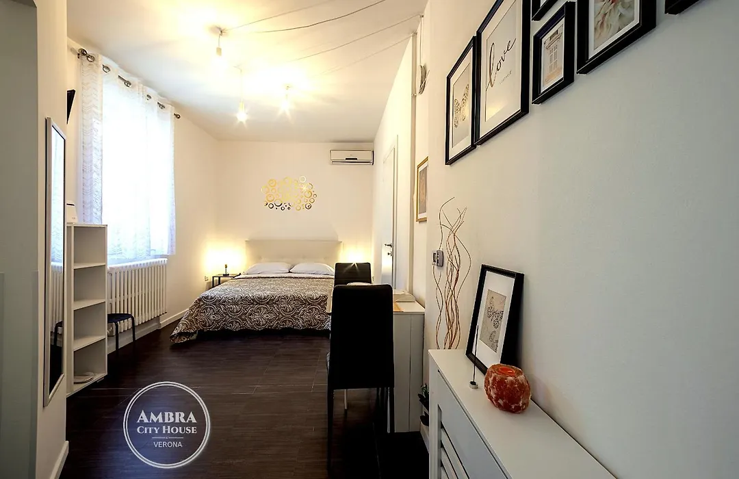 AMBRA CITY HOUSE - Parcheggio Libero, Accesso diretto, WI-FI con Streaming-1