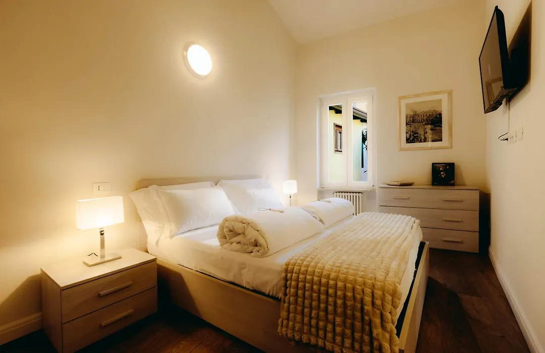 Eap Suites, Verona-1