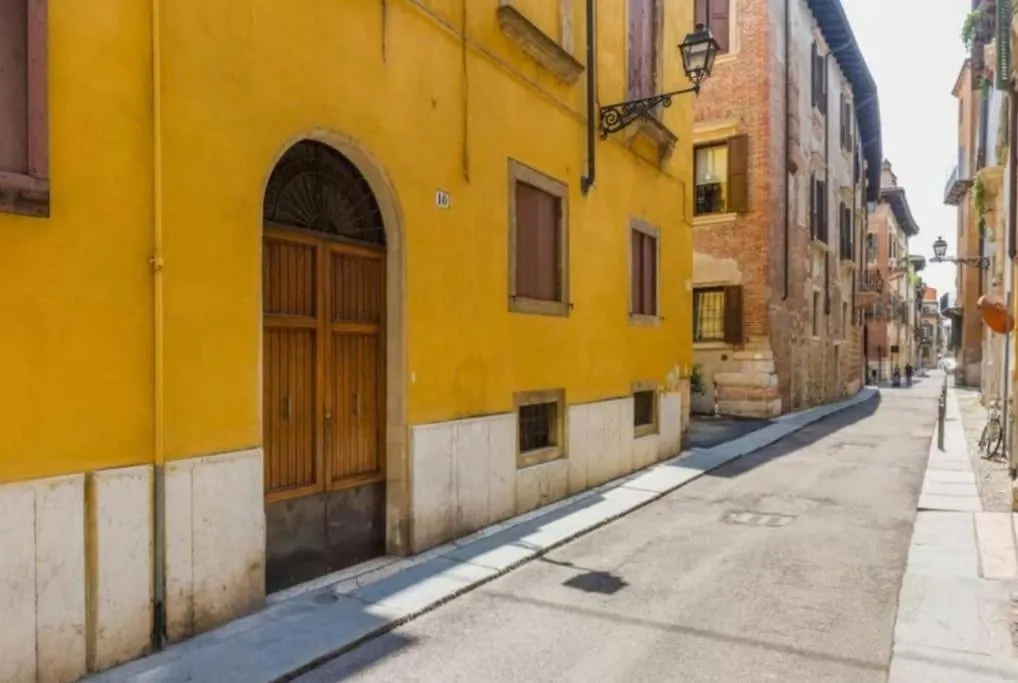 Ponte Pietra Luxury Home in Verona-1