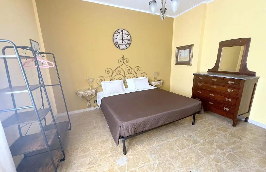 La Lirica Home-1