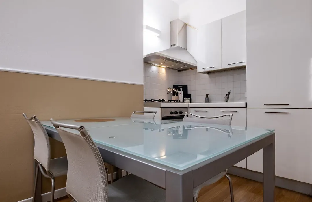 Leoncino Apartment-1
