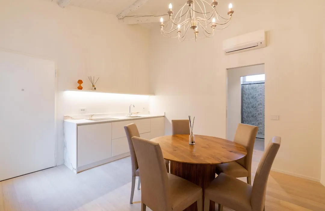 Domus Verona - Ampia residenza Filippini a pochi passi dall'Arena-1
