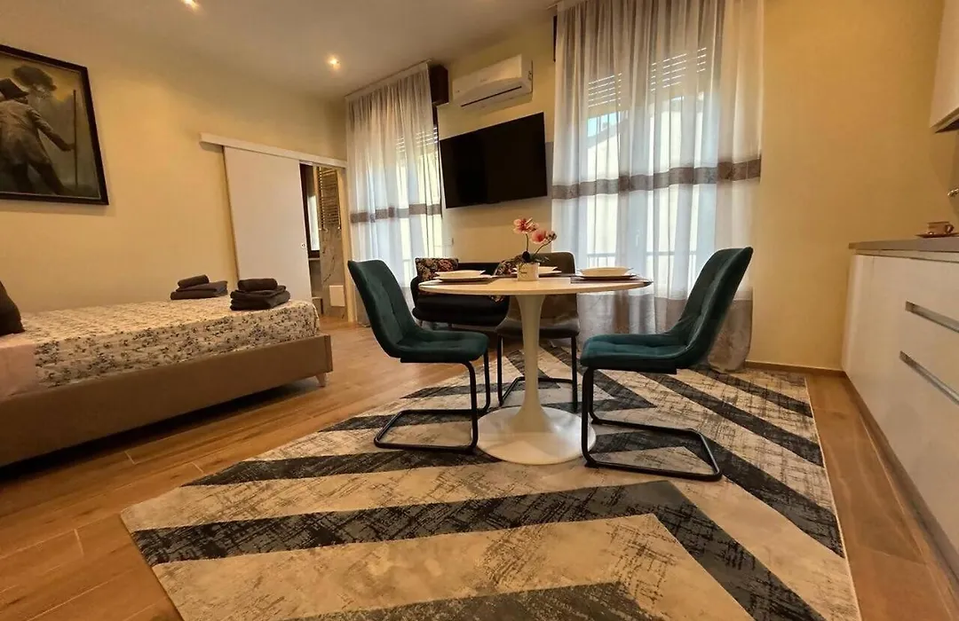 Valverde Apartments And Room-1