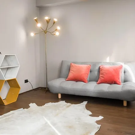 Flats4Rent Al Monte-2
