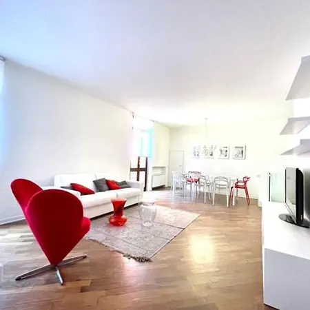 Domus Verona - Ampia Moderna Casa Su 2 Piani Nel Cuore Di Verona-3