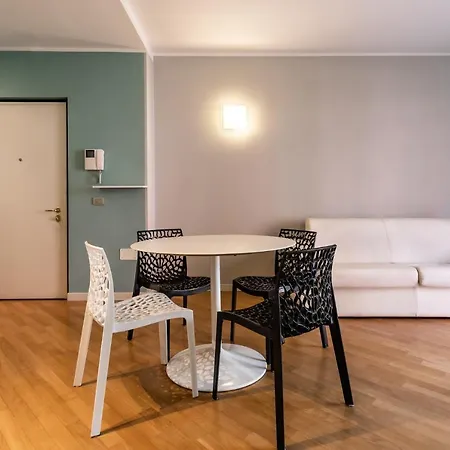 Porta Nuova Central Studio-3