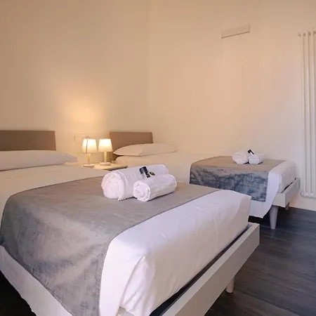 Verona Centre Suite - Silkeys-3