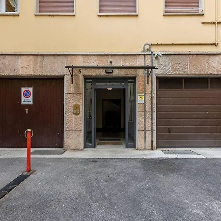 Vicolo Leoni 2BRD apartment-2
