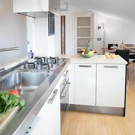 Family Apartment Verona Class Residenze del Cuore-3
