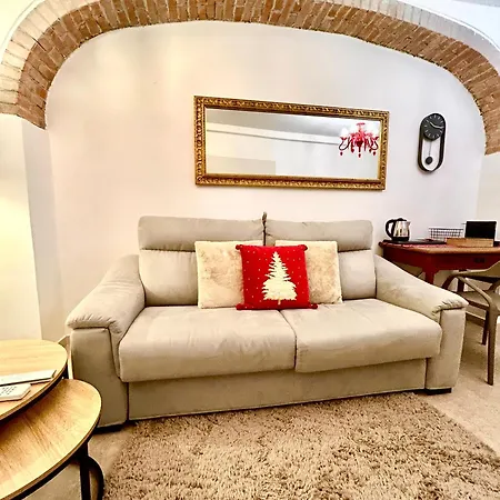 Rosso Verona Suite-Free Parking-3