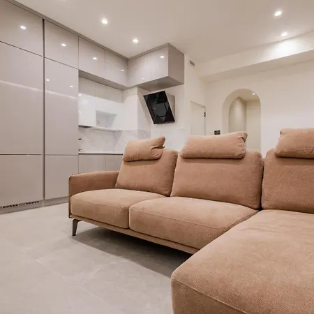 Gallienus Superior Apartment-2