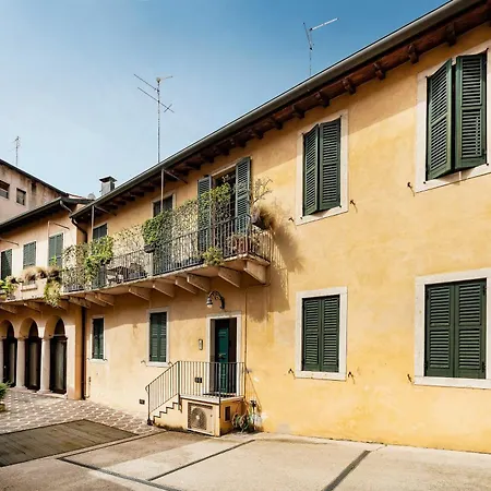 Italianflat - Verona Arches Studio Flat-3
