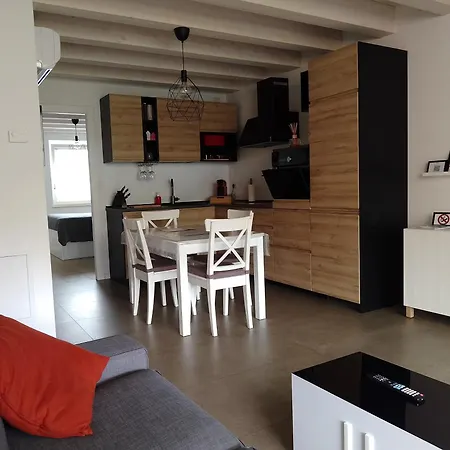 Verona Urban Apartment-3