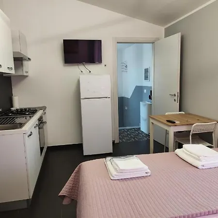 Studio Flat Verona 1-3