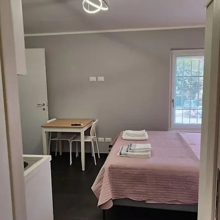 Studio Flat Verona 1-2