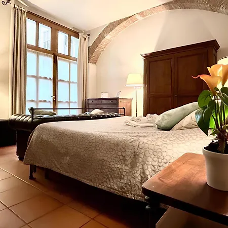 Arena in Love - Centre Rooms-2