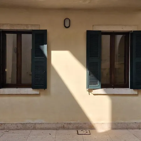 Anastasia Apartment - Piazza Erbe City Center-2