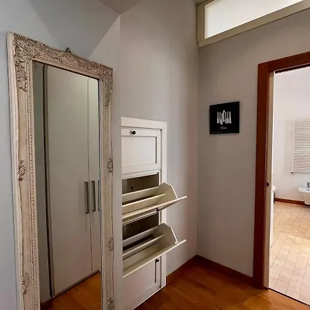 Residenza Tazzoli - Big House 120 M2, With 2 Bedrooms And 2 Bathrooms-2