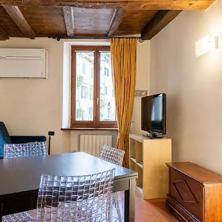 Ai piedi del castello / 4PL / Apt. FULL-2