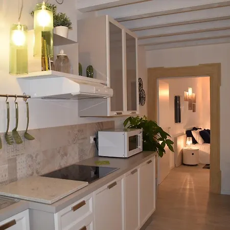 Verona White Lodge-2