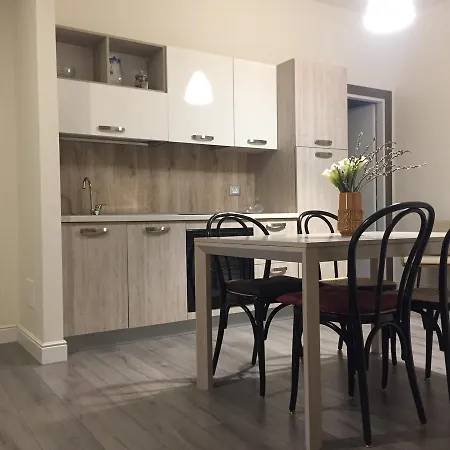 Poloni Apartment-3
