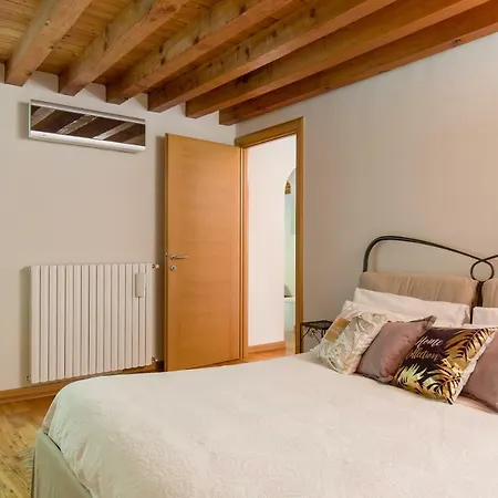 Downtown Apartment Verona-3