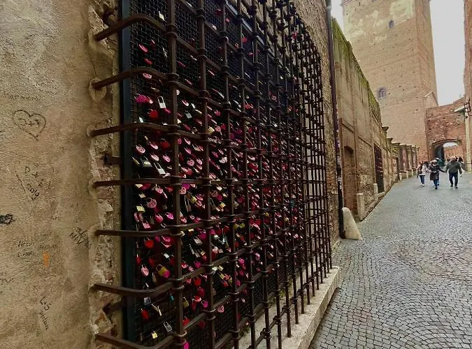 River Castle Central Verona