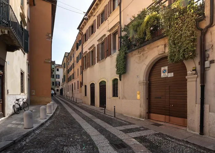 Romeo And Juliet Apartments Verona