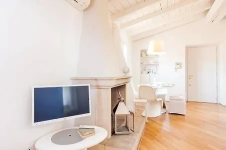 Di punto in bianco home Verona