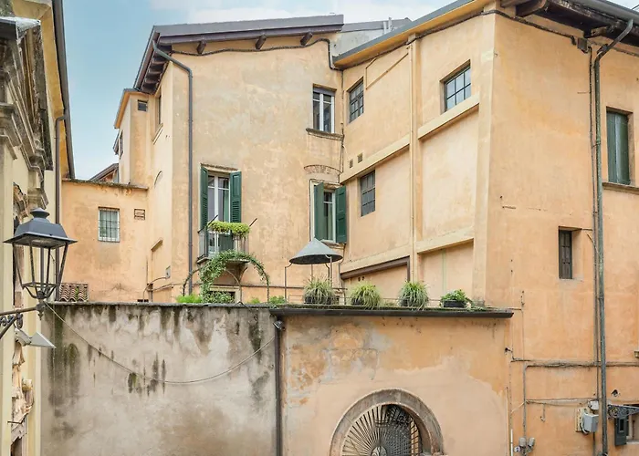 Arena Flat: Verona Centre