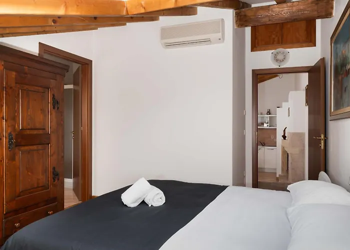 Veronetta Mini Attic