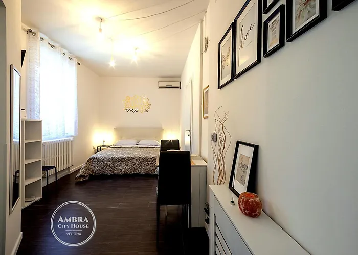 AMBRA CITY HOUSE - Parcheggio Libero, Accesso diretto, WI-FI con Streaming Verona