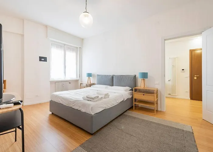 Vicolo Leoni 2BRD apartment Verona