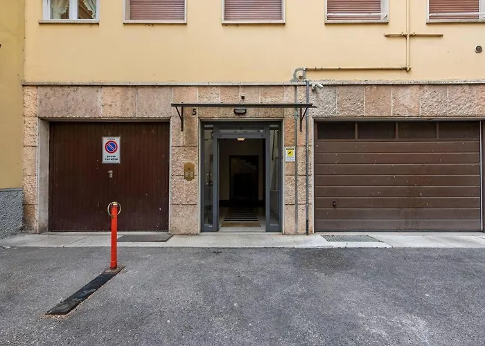 Vicolo Leoni 2BRD apartment Verona