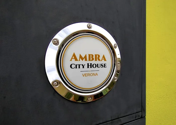 AMBRA CITY HOUSE - Parcheggio Libero, Accesso diretto, WI-FI con Streaming Verona
