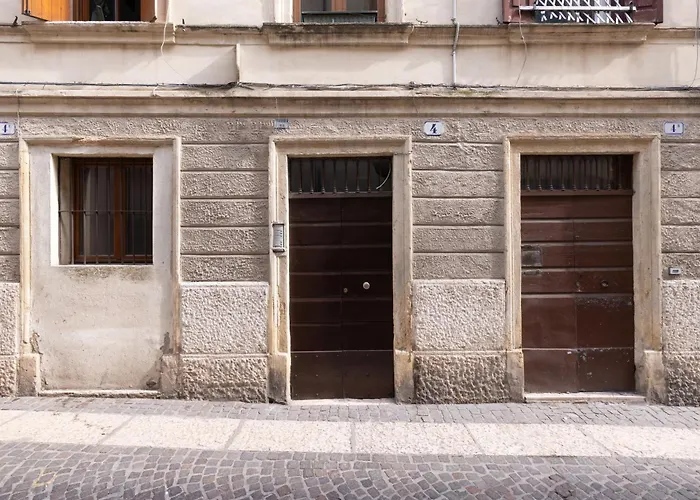 AnticaValle Intero Appartamento Verona