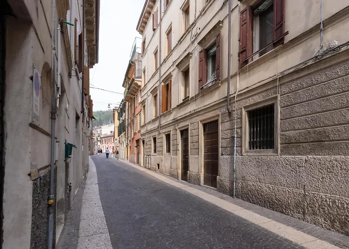 AnticaValle Intero Appartamento Verona