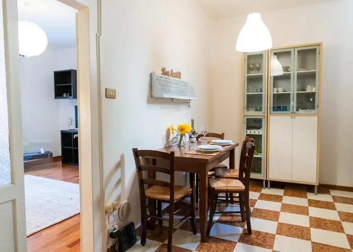 Domus Verona - Accogliente residenza Rocchetto a 25mt da Piazza Erbe