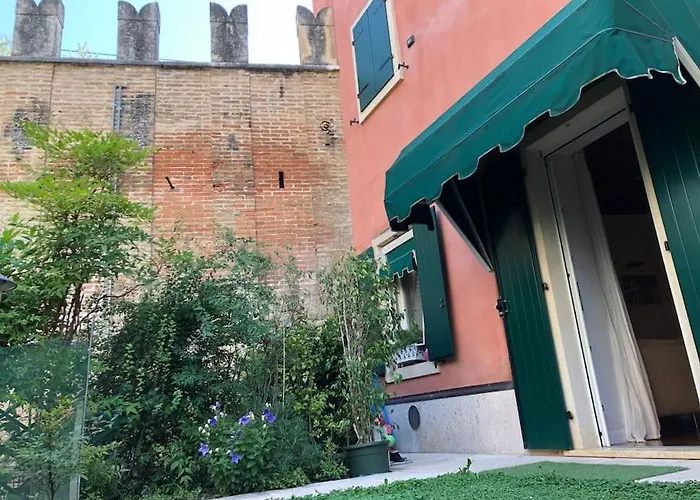 A Verona Grazioso alloggio in antica Corte