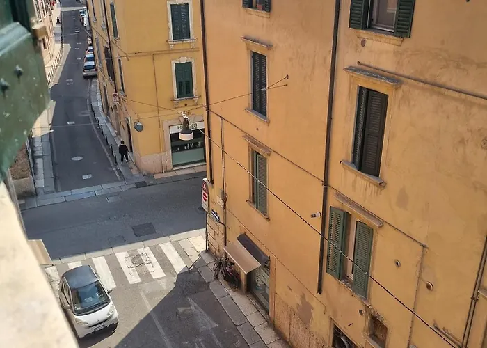Fata Apartament Verona Centro