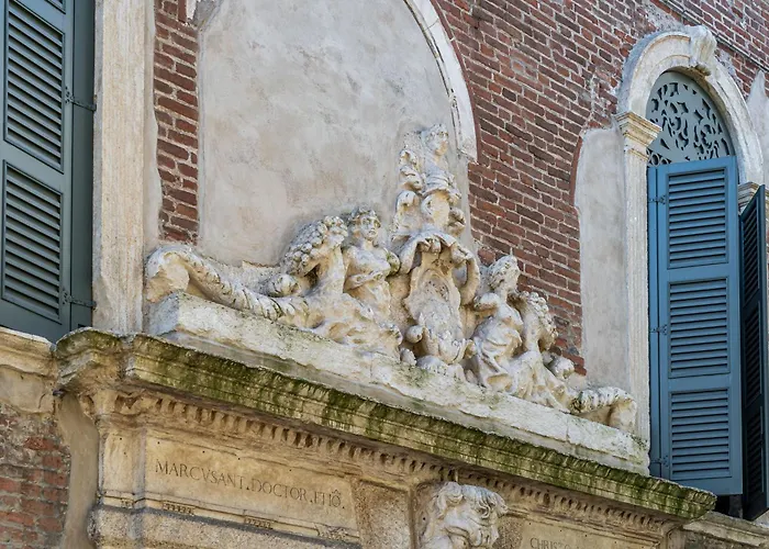 Casa Veronica in Via Leoncino Verona