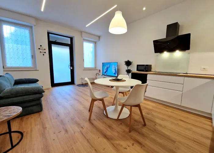 Casa Ross - appartamento Elegante e Confortevole, recentemente Rinnovato Verona