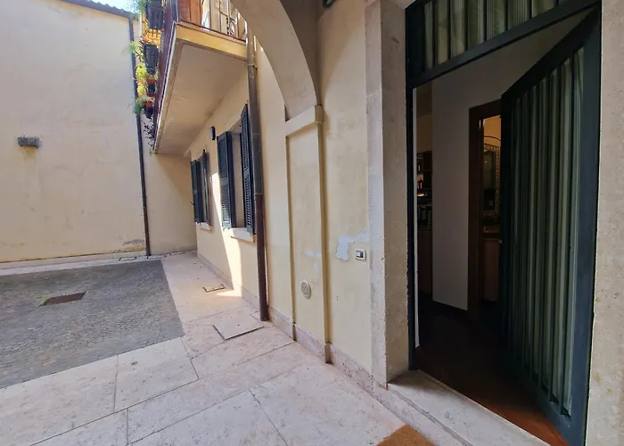Anastasia Apartment - Piazza Erbe City Center Verona