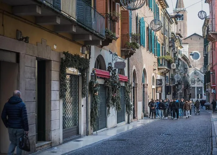 Appartamento At Piazza Erbe&free parking included Verona