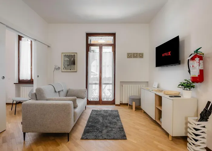 Eap Suites 2, Verona
