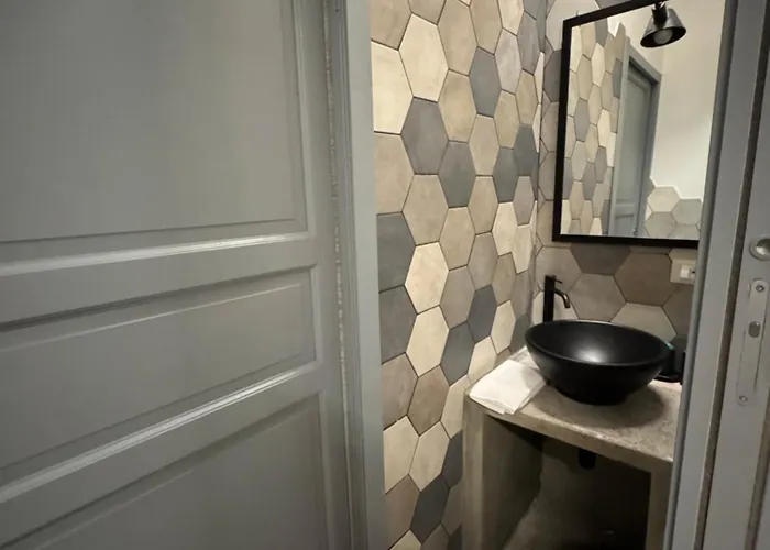 Becket Verona Flat